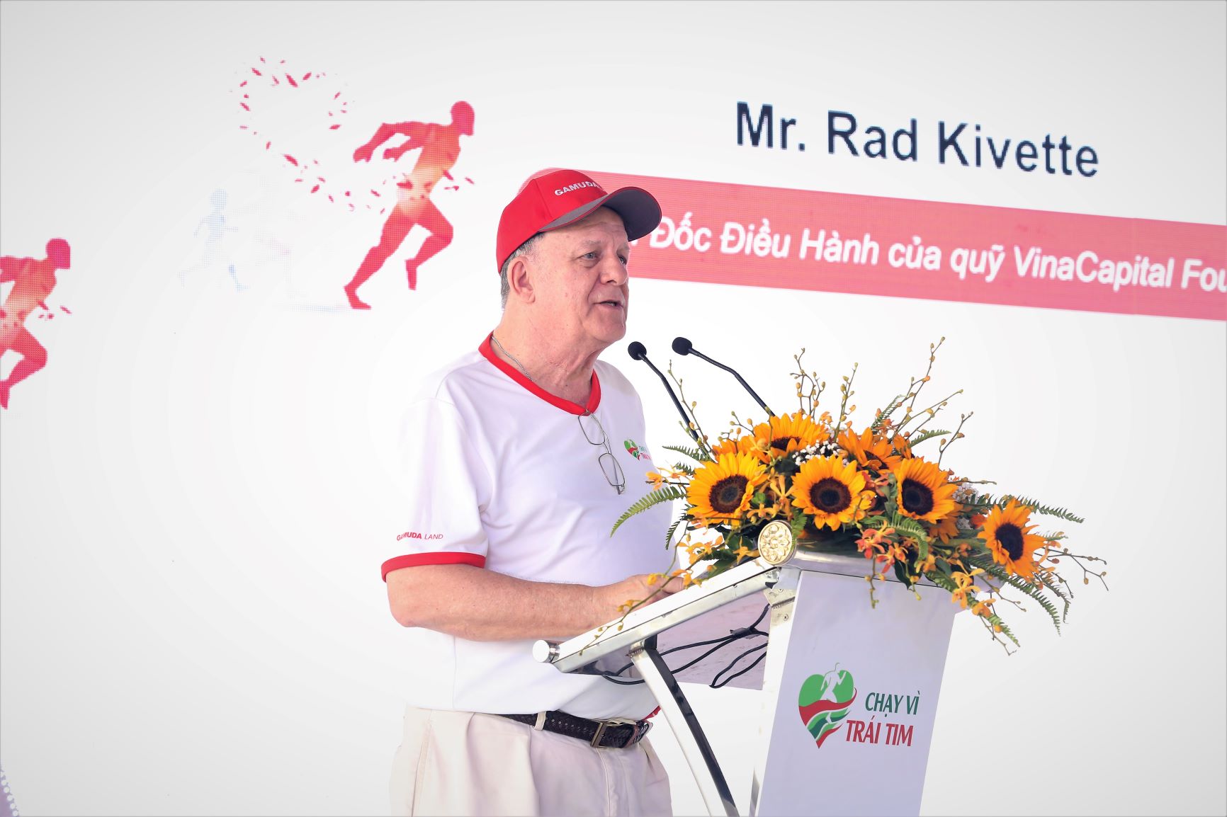 Ông Rad Kivette - Giám đốc điều hành Quỹ Nhịp tim Việt Nam phát biểu tại sự kiện