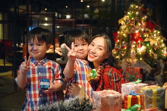 5.Sao Việt đón Noel cùng người thân7