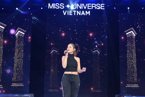 Tong duyet san khau ban ket Hoa Hau Hoan Vu Viet Nam 2019 (7)