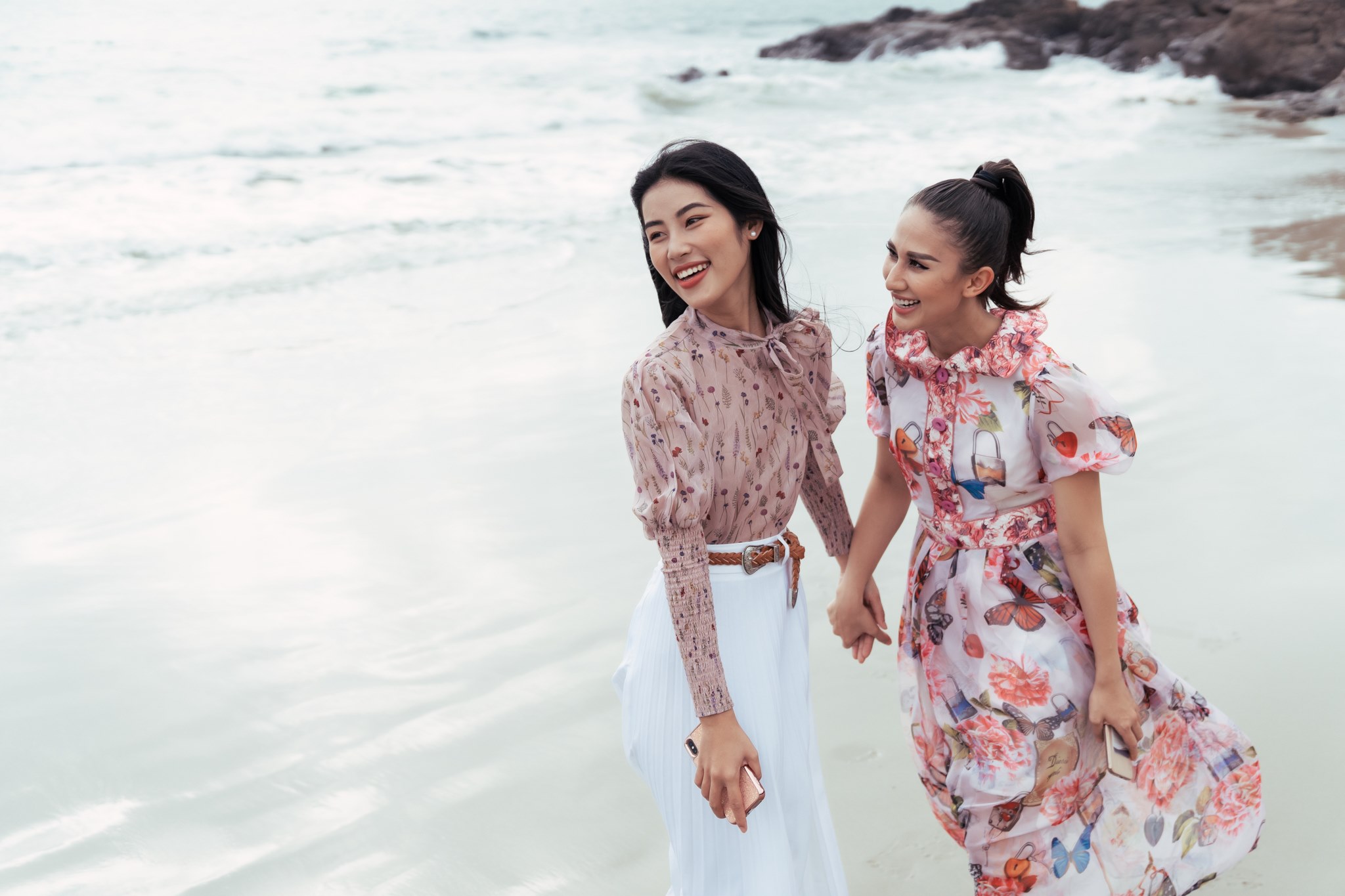 Top 45 thí sinh HHHV Việt Nam 2019 hóa nàng thơ tại bãi biển Nhũ Tiên5