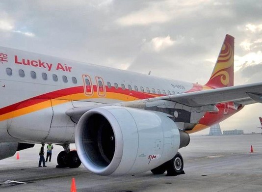 Ném tiền vào máy bay cầu may, không may bị đòi bồi thường 400 triệu