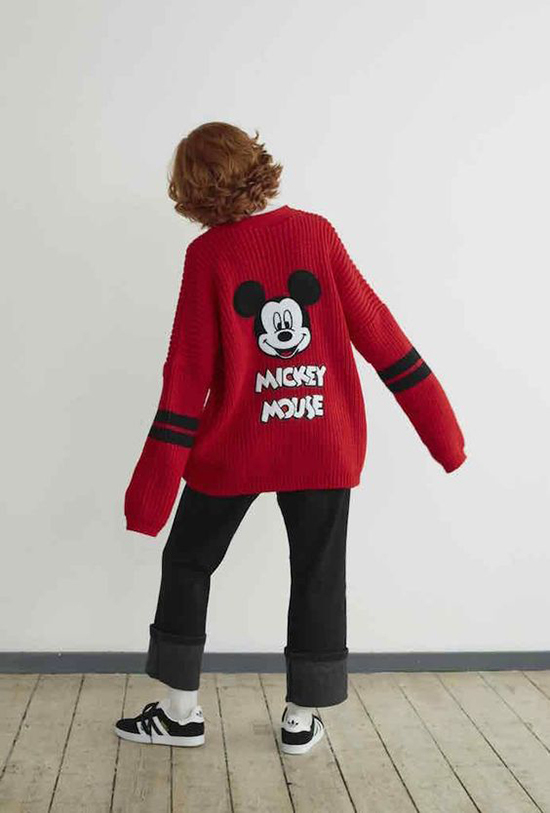 1.Phối đồ cùng áo chuột Mickey7