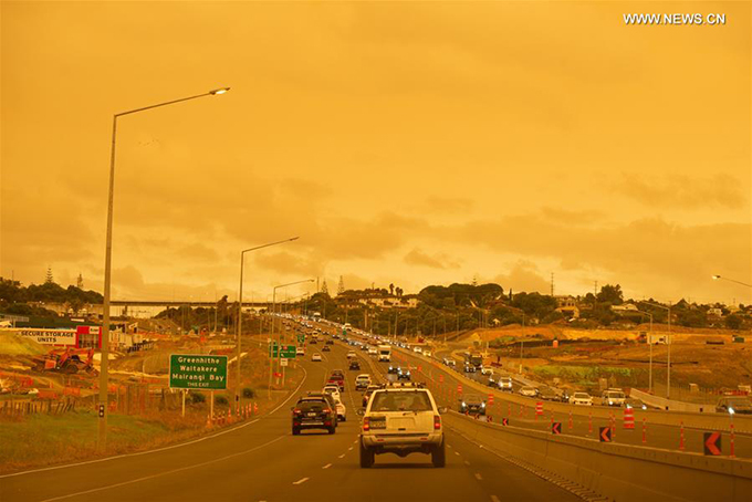1.Điểm du lịch ở New Zealand bị nhuộm vàng vì cháy rừng7