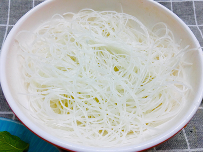 12.Bún gạo trộn hải sản1