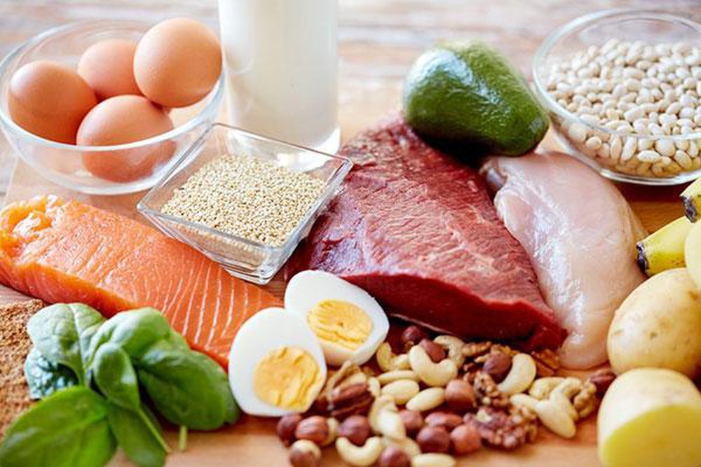 Thực đơn tăng cân không thể thiếu các thành phần giàu protein như thịt, trứng, sữa,...