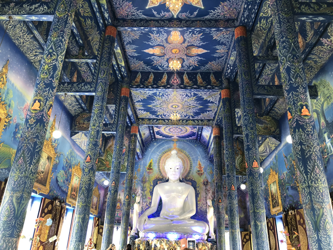 12.Ngôi chùa 'hổ nhảy' nhuộm màu xanh ở Thái Lan5