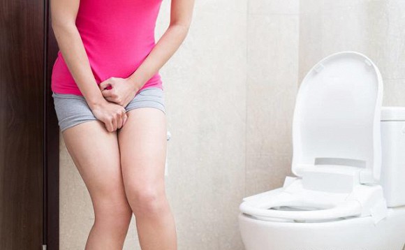 21.Phụ nữ có nên lau bằng giấy vệ sinh sau khi đi tiểu