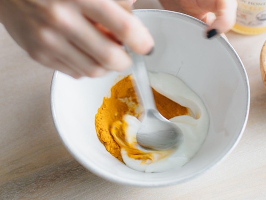 7 công thức mặt nạ từ sữa chua trị mọi vấn đề da