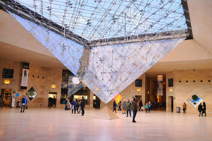 Bảo tàng Louvre mỗi năm đón gần 10 triệu du khách tham quan.