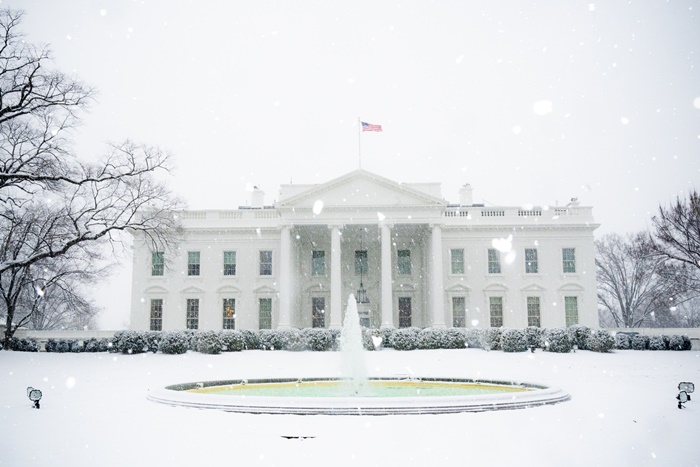 (Official White House Photo by D. Myles Cullen)