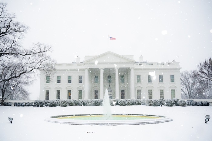 (Official White House Photo by D. Myles Cullen)