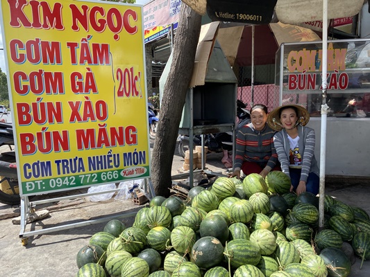 A hau Kim Duyen tang dua hau  (5)