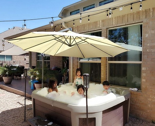 Quách Thành Danh cải tạo vườn thành ‘công viên thu nhỏ’ cho các con thỏa sức vui chơi khi nghỉ dịch