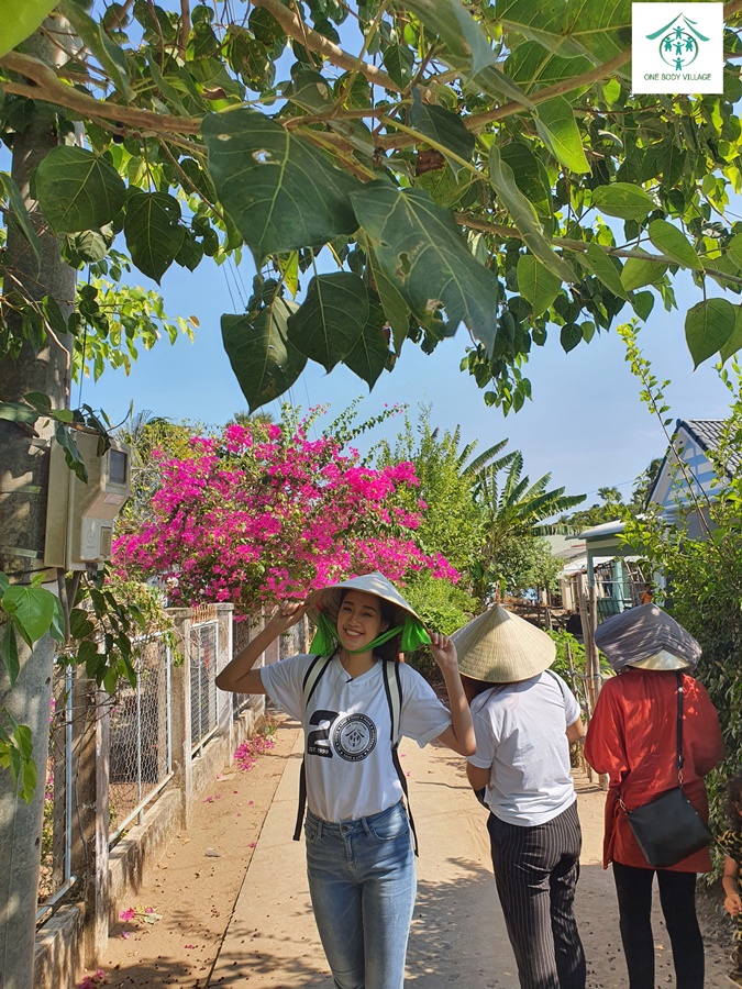 Hoa hau Khanh Van_Giai cuu tre em gai vi thanh nien (13)