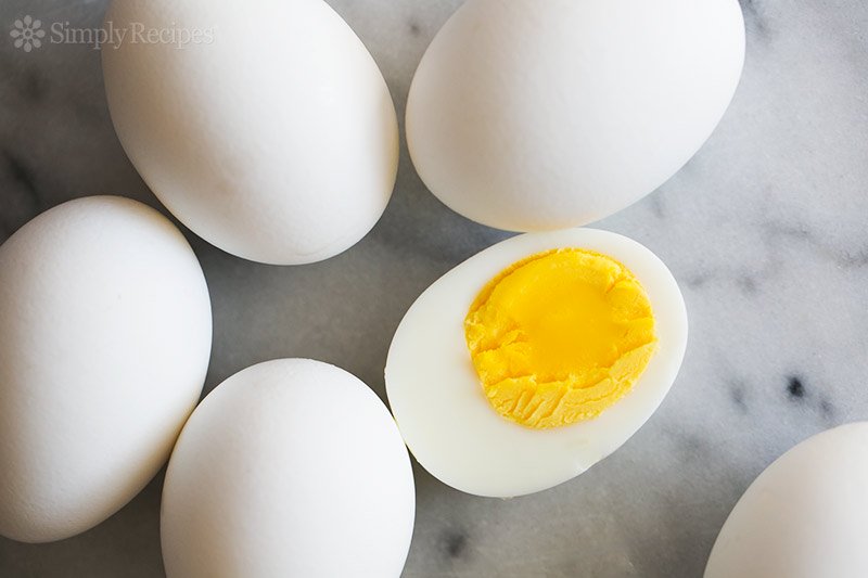 hard-boiled-eggs-horiz-800