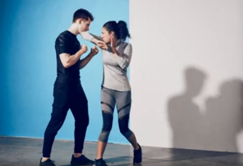 7 đòn tự vệ giúp phụ nữ thoát thân