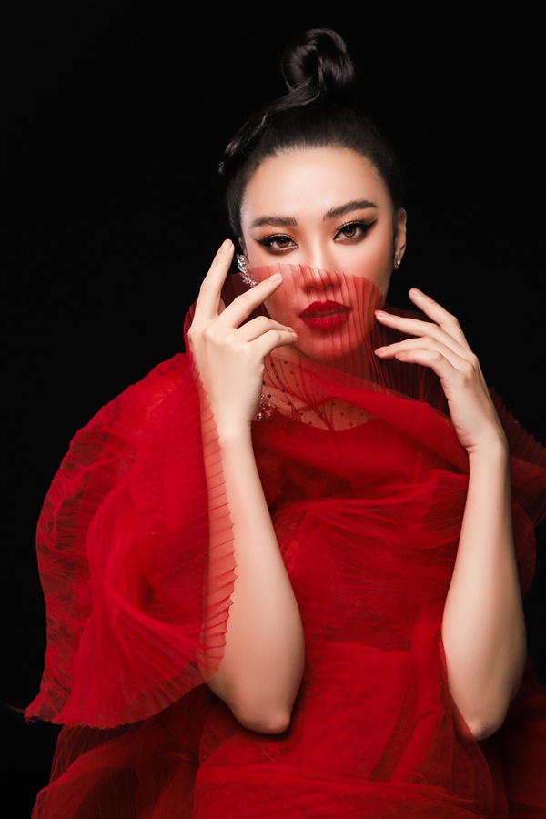 A hau Kim Duyen_Red Beauty (9)
