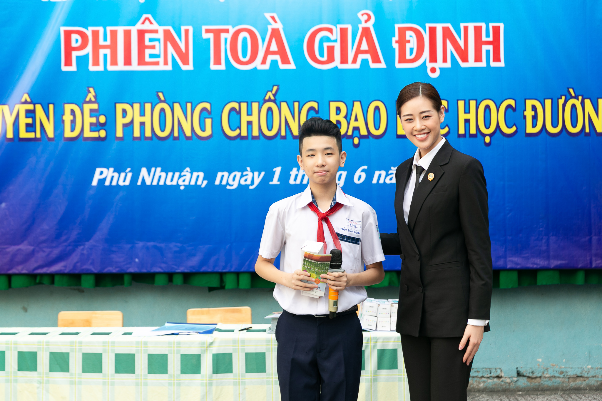 Hoa Hau Khanh Van_Phien toa gia dinh (46)