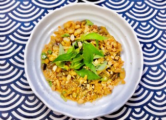 Ốc móng tay xào me