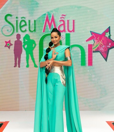 Hoa hậu H’Hen Niê hóa thân thành công chúa Jasmine