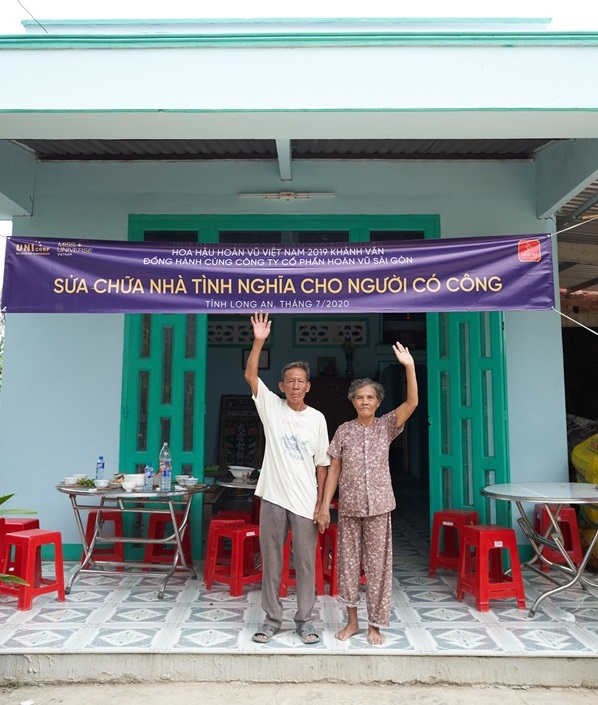 Hoa hau Khanh Van di thien nguyen tai Long AN100