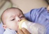 Trẻ bị ọc sữa có nên cho bú lại và mẹo trị ọc sữa cho trẻ sơ sinh