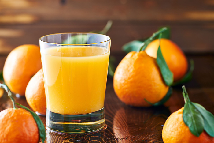 is-orange-juice-healthy-1578411142-159689452771081480195