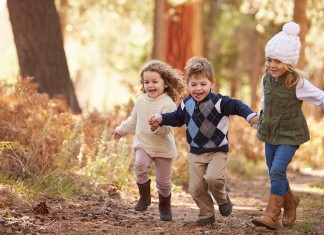 8 thứ trẻ cần phải có trong tuổi thơ