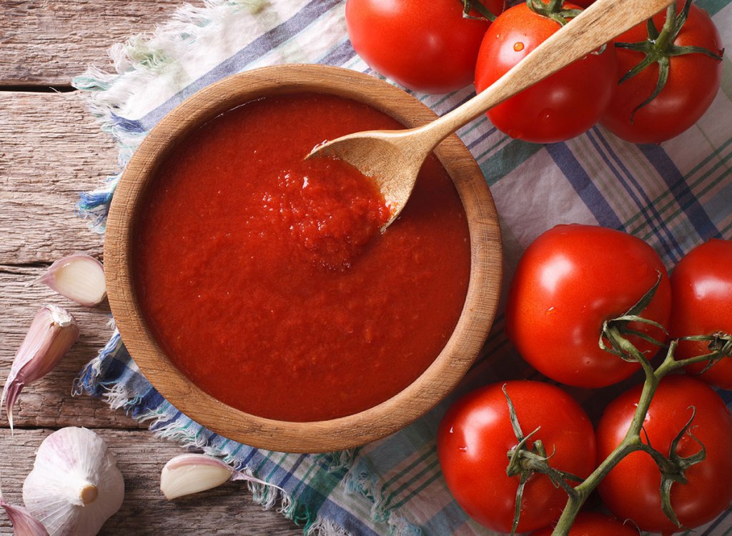 tomato-sauce-in-wooden-bowl-15982586201561740758890-1598260251032-15982602515711064931179