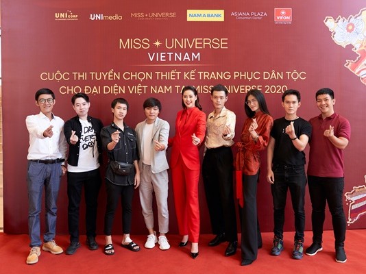 Hoa hậu Khánh Vân động viên tinh thần Top 8 thiết kế trang phục dân tộc trước giờ G