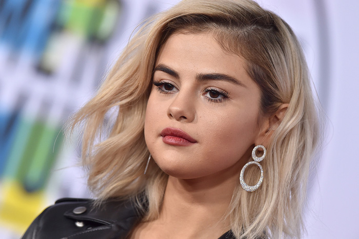 selena-gomez-blonde-hair-pics-1601221254679158294952