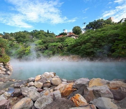 Tổng hợp các khu nghỉ dưỡng suối khoáng nóng ở Việt Nam để thư giãn ngày gió về
