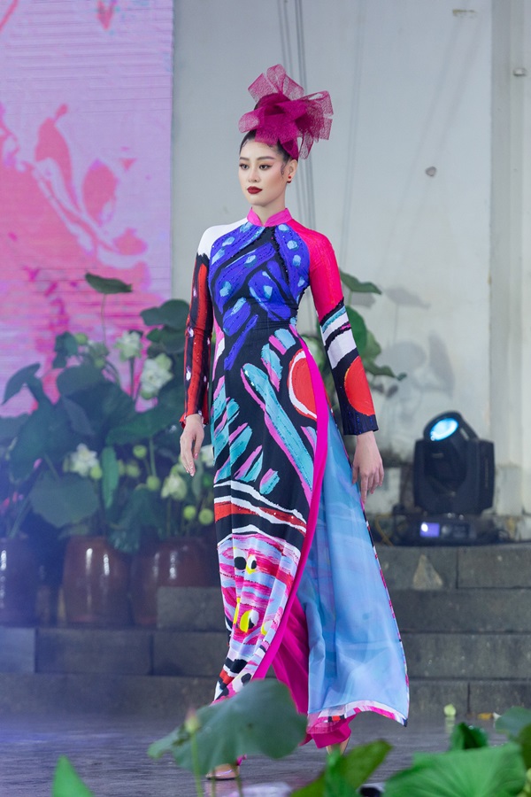 Hoa hau Khanh Van_Khai mac Le Hoi Ao Dai18