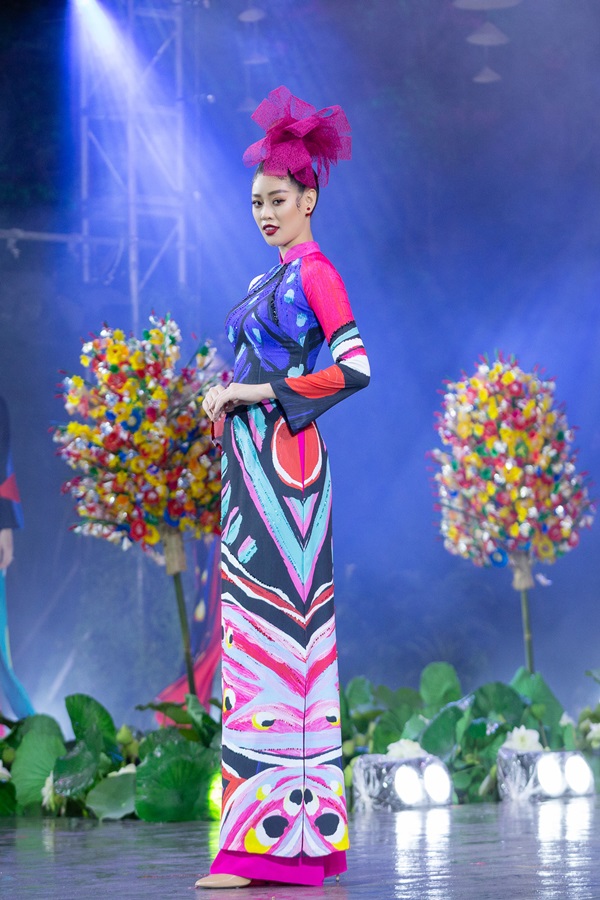 Hoa hau Khanh Van_Khai mac Le Hoi Ao Dai23