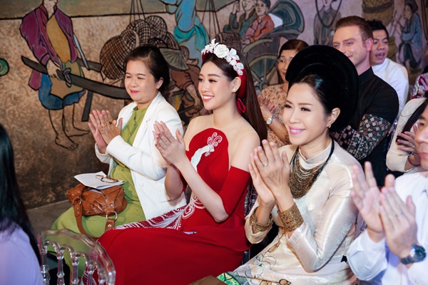 Hoa hau Khanh Van_Le Hoi Ao Dai35