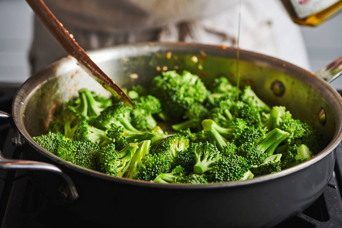 garlicky-shrimp-and-broccoli-with-meyer-lemon-0046-16029067696352051226439