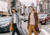 Áo len + quần ống suông = công thức ‘mix and match’ hot nhất mùa thu đông 2020