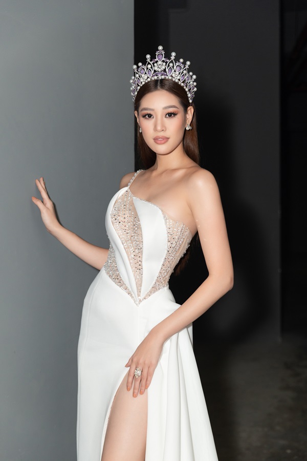 Hoa hau Khanh Van cham thi Miss va Mister Van Lang 202058