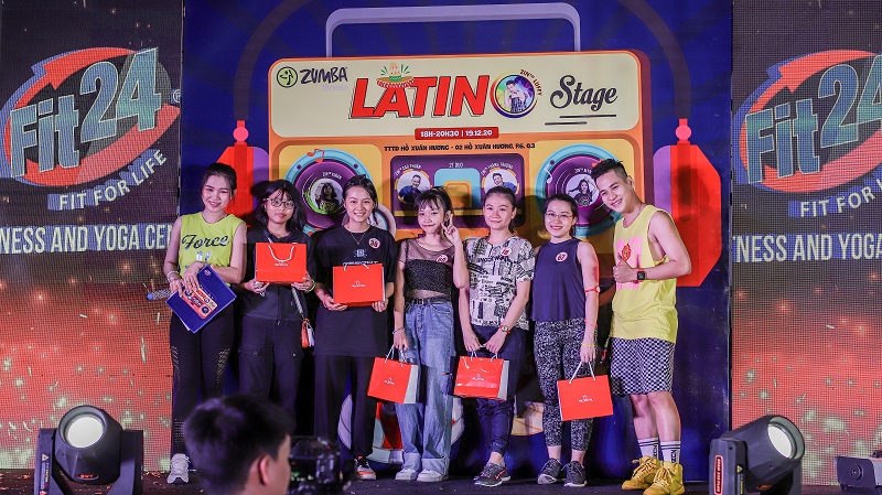 zumba-latinostage-fit24 (20)