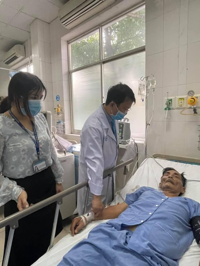 Nghệ sĩ Thương Tín nhập viện vì bị đột quỵ.