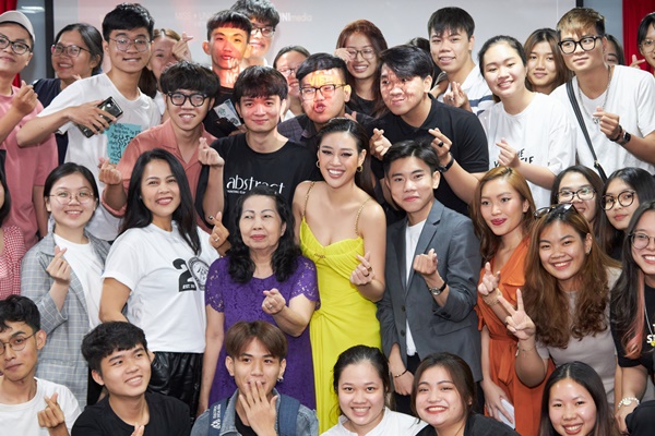 Hoa hau Khanh Van_talkshow Dai Hoc Hoa Sen37