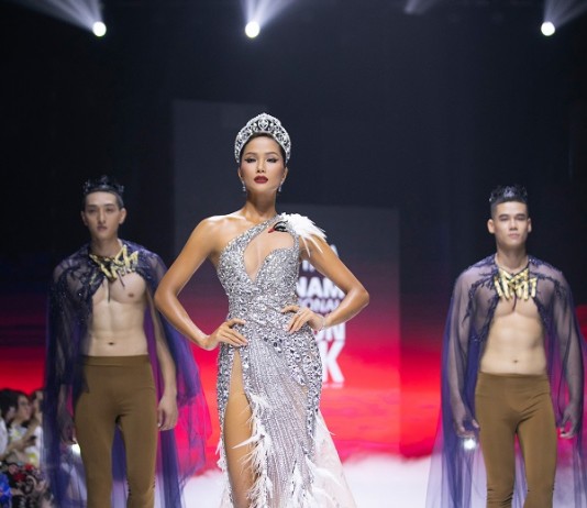 Hoa hậu H’Hen Niê diện thiết kế hơn 700 giờ đính kết của Hoàng Hải