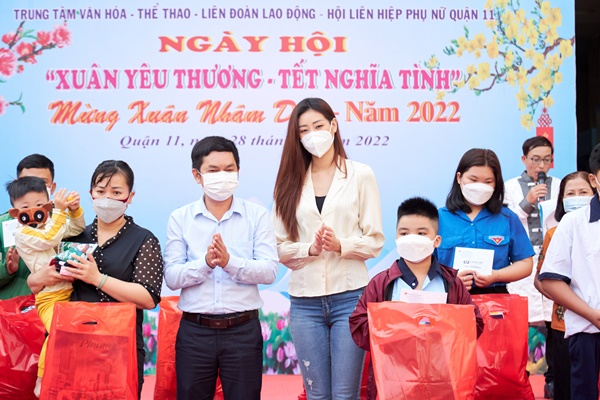 Hoa hau Khanh Van_Hoi Lien Hiep Phu Nu Quan 1122