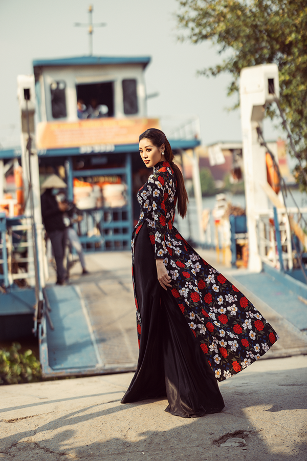 Hoa hau Khanh Van_Ao dai 012