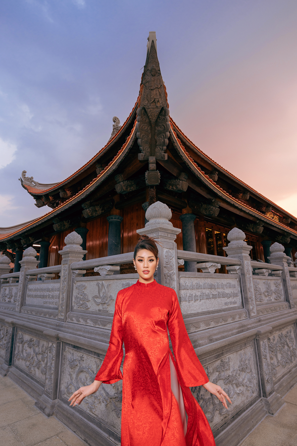 Hoa hau Khanh Van_Ao dai 0211