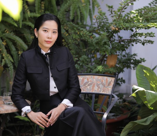 Nam Em: Đóa hoa giấu mình trong những cánh hoa khép lại