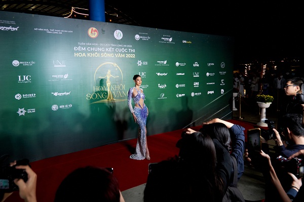 Hoa hậu Khánh Vân rạng rỡ tại sự kiện