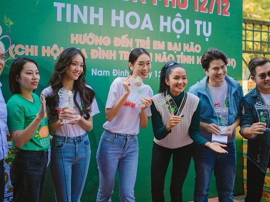 Hoa hậu Kim Ngân giản dị tham gia “Ngày của Phở”