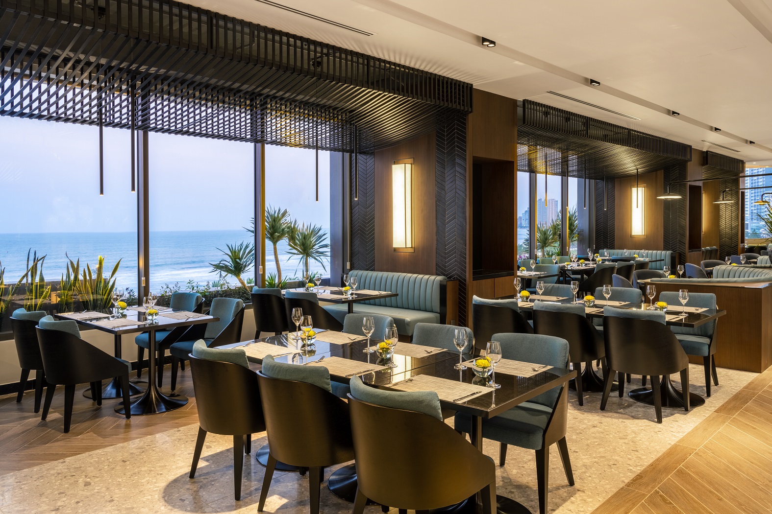 Nhà hàng của HGI Đà Nẵng, nơi du khách có thể cùng người thân, bạn bè tận hưởng trải nghiệm ẩm thực hấp dẫn