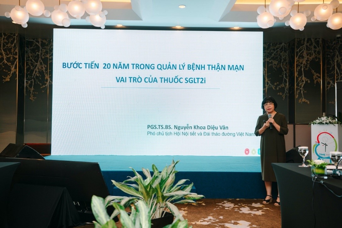 PGS. TS. BS. Nguyễn Khoa Diệu Vân, Phó chủ tịch Hội Nội tiết và Đái tháo đường Việt Nam, chia sẻ về bước tiến 20 năm trong quản lý bệnh thận mạn với vai trò của thuốc SGLT2i 